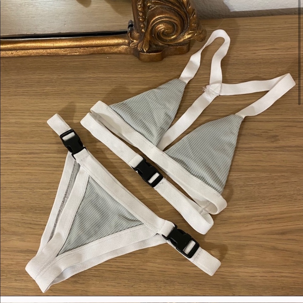 Frankies bikini set